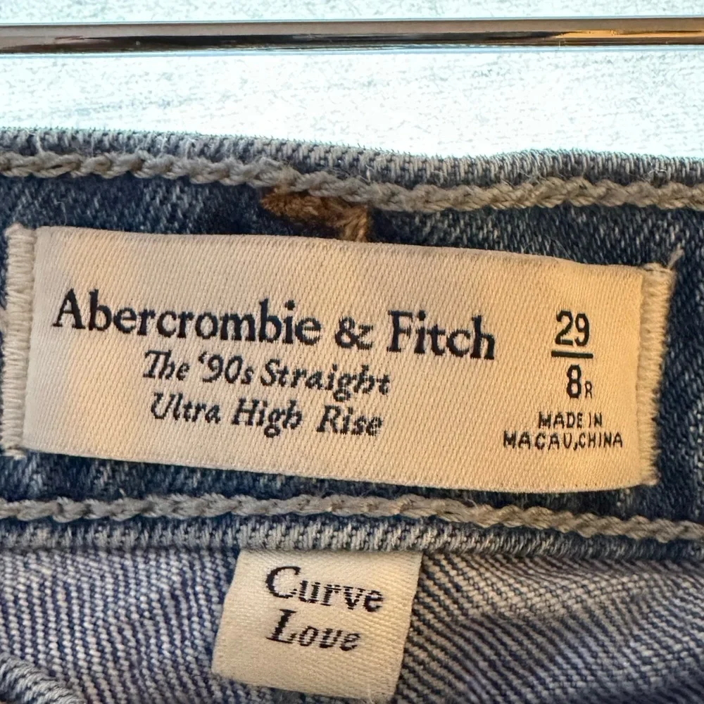Abercrombie & Fitch Curve Love 90s Straight Ultra High Rise Medium Wash Jeans - Picture 5 of 7